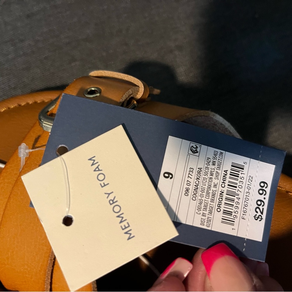 Universal Thread Memory Foam Sandals